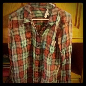 Elizabeth james transparent plaid button downt